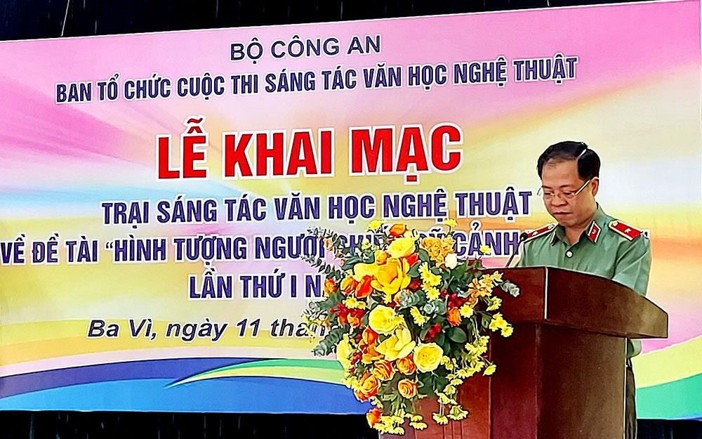 Thiếu tướng Trần Hải Quân, Tư lệnh Bộ Tư lệnh Cảnh vệ phát biểu.