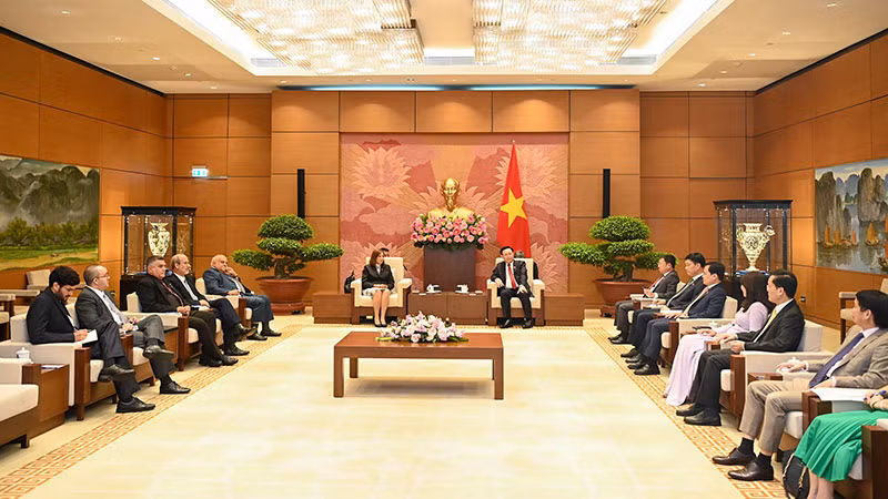 Quang cảnh buổi tiếp tại Nhà Quốc hội.