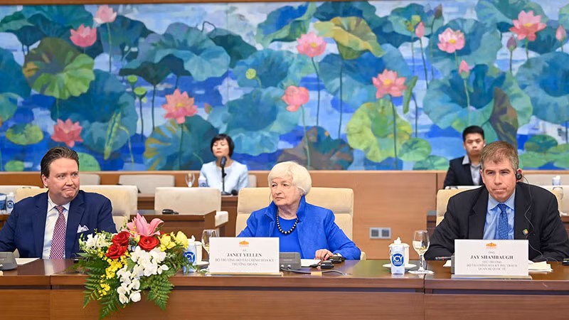 Bộ trưởng Tài chính Hoa Kỳ Janet Yellen và các thành viên tháp tùng tại buổi tiếp.