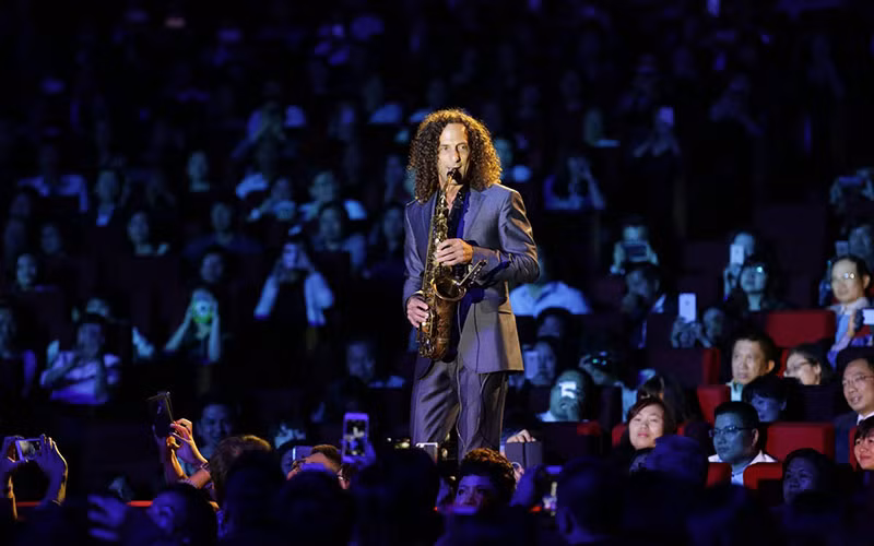 Kenny G trong một buổi diễn. (Ảnh: IB Group)