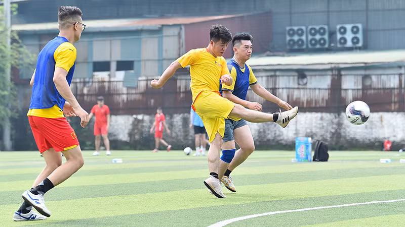 Với 8 bàn qua 3 trận đấu, cầu thủ Hồng Quân (Báo Nhân Dân) xứng đáng giành danh hiệu Cầu thủ ghi nhiều bàn thắng nhất tại Giải bóng đá thanh niên báo chí Khối Trung ương năm 2023.