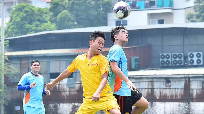 Cố gắng đẩy cao đội hình, nhưng trong thời gian ít ỏi còn lại, các cầu thủ Báo Nhân Dân không thể làm nên bất ngờ và đành chấp nhận thất bại với tỷ số 1-2 trước đội bóng Bộ Thông tin và Truyền thông. Qua đó, đội bóng Báo Nhân Dân giành vị trí thứ hai tại hạng thi đấu Serie B.