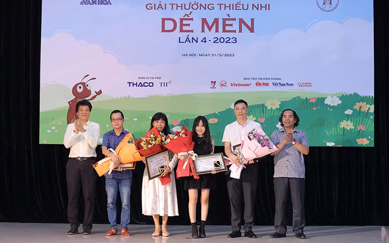 Các tác giả được giải Khát vọng Dế Mèn.
