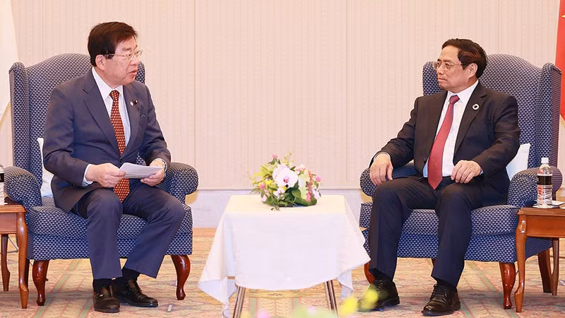 Thủ tướng Phạm Minh Chính tiếp Hạ nghị sĩ Hiraguchi, Chủ tịch Ủy ban đặc biệt về Xây dựng luật công chức và đạo đức chính trị của Hạ viện, cùng một số nghị sĩ Quốc hội. (Ảnh: DƯƠNG GIANG)