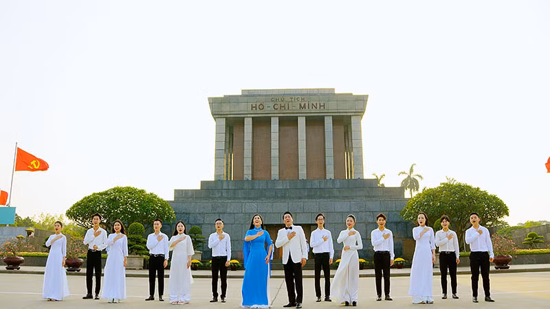 Cảnh trong MV "Người đi tìm hình của nước". (Ảnh: Nhạc sĩ cung cấp)