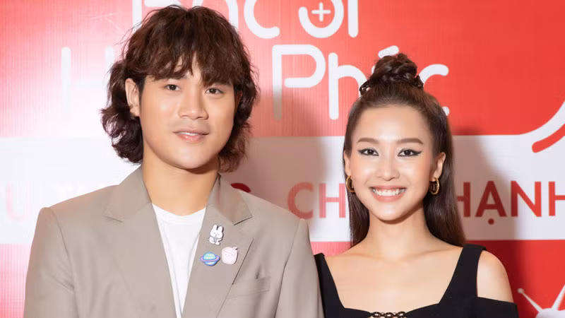 Hai diễn viên chính Trần Phong và Khả Ngân.