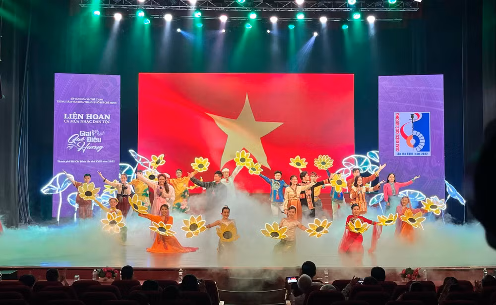 Một tiết mục tham dự liên hoan của đơn vị quận 7.