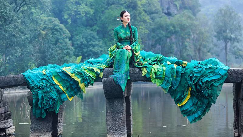 NSƯT Phạm Phương Thảo trong MV. (Ảnh: VŨ TOÀN - BÌNH QUÁCH)