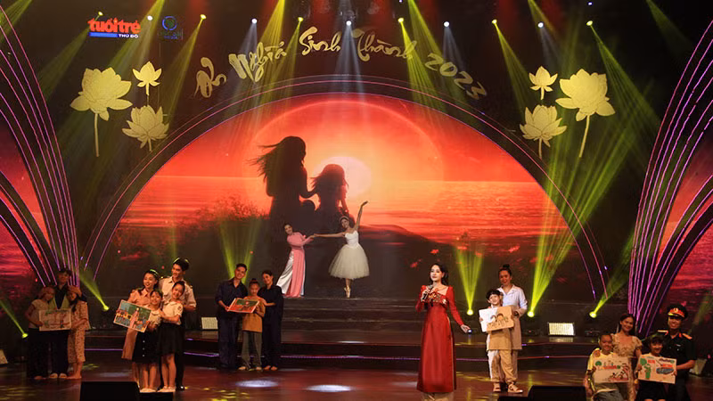 Các ca khúc đều mang ý nghĩa hiếu kính cha mẹ, nhớ ơn tổ tiên trong mùa Vu Lan.