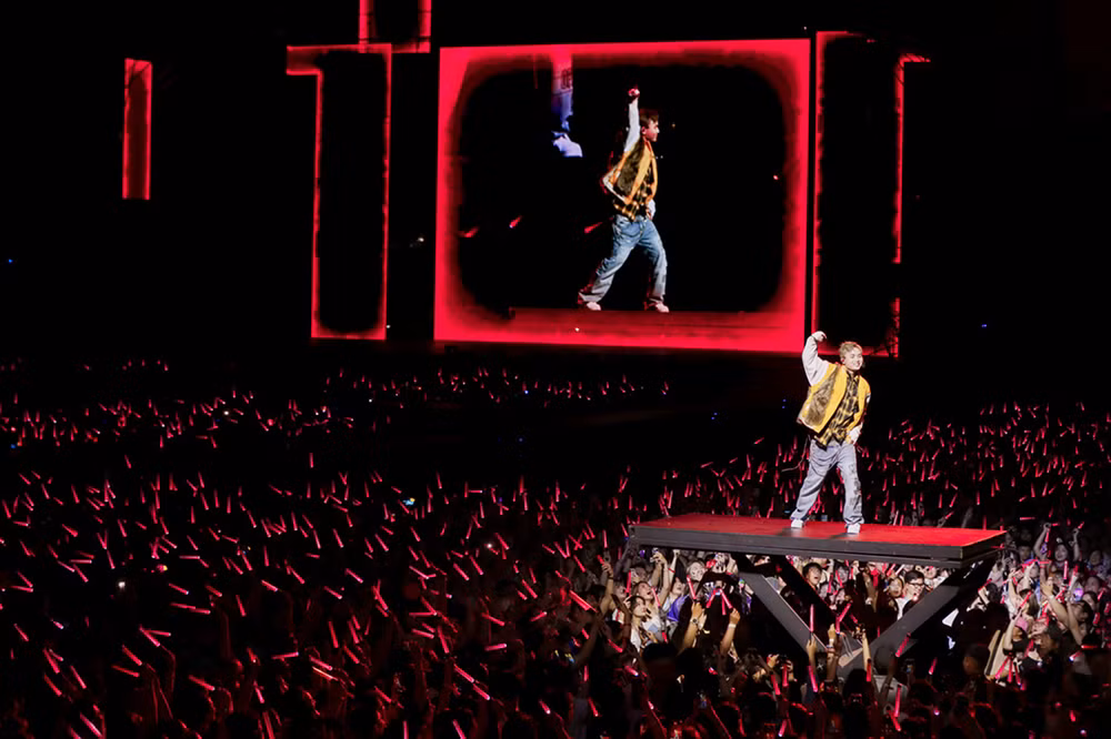 Huy R tại chương trình “Anh trai vượt ngàn chông gai”.