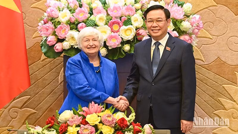 Chủ tịch Quốc hội Vương Đình Huệ và Bộ trưởng Tài chính Hoa Kỳ Janet Yellen tại buổi tiếp. (Ảnh: DUY LINH)