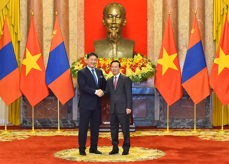 Chủ tịch nước Võ Văn Thưởng và Tổng thống Mông Cổ Ukhnaagiin Khurelsukh. (Ảnh: Thủy Nguyên)
