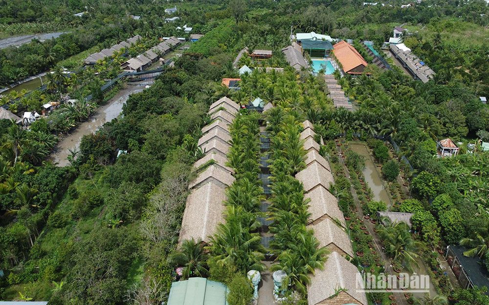 Hàng loạt công trình xây dựng trái phép tại Làng du lịch sinh thái Ông Đề nhìn từ trên cao.