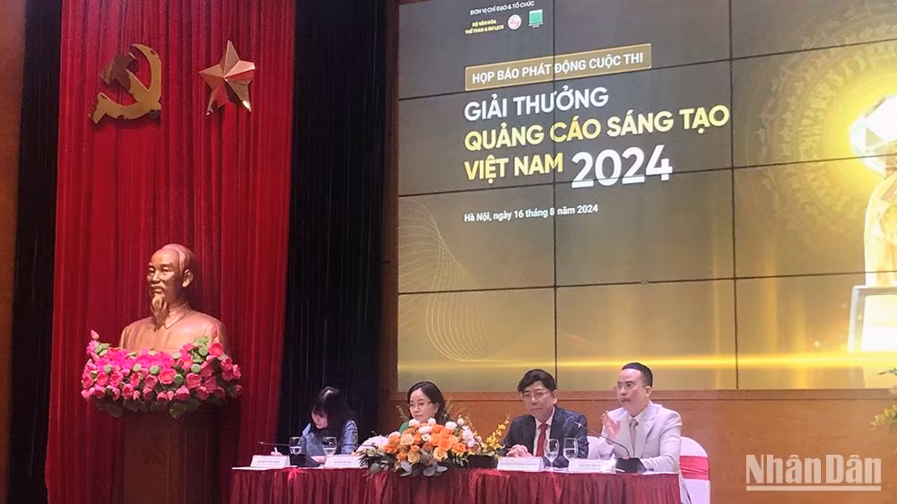 Quang cảnh buổi họp báo.