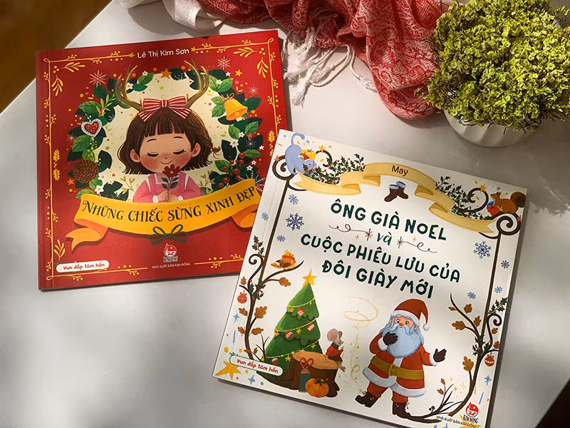 Hai cuốn sách về đề tài Noel.