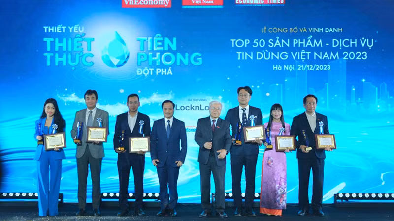 Vinh danh các sản phẩm ấn tượng năm 2023. (Ảnh: Ban tổ chức)