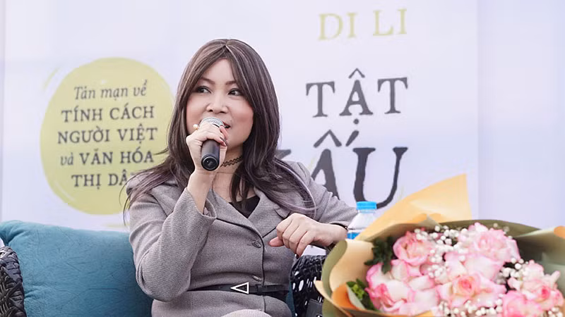 Nhà văn Di Li. (Ảnh: Nhã Nam)