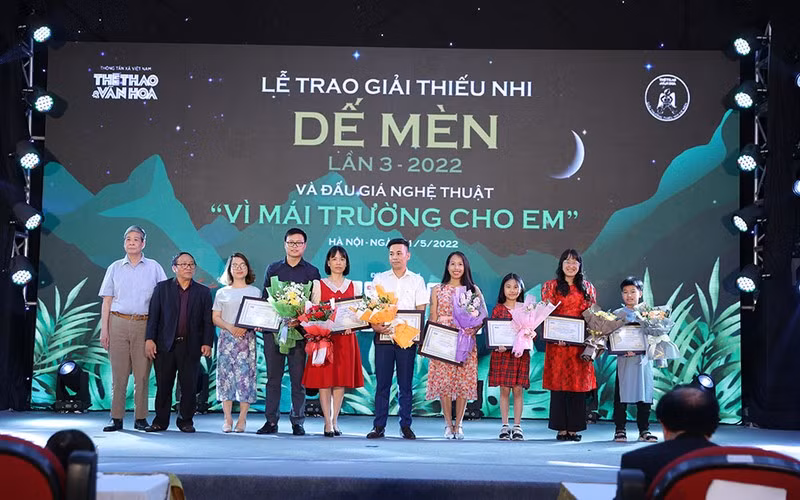 Lễ trao giải thưởng Dế Mèn năm 2022. (Ảnh: Ban tổ chức cung cấp)