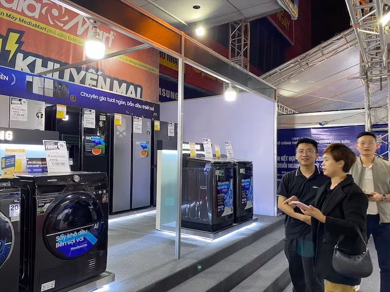 Chương trình sẽ diễn ra từ ngày 23 đến 26/11 với nhiều hoạt động tư vấn bán hàng, giảm giá.