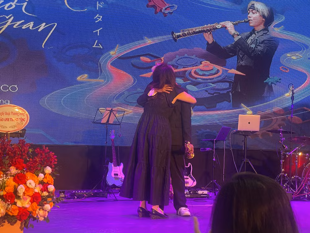 Mẹ Thái Bảo và Bảo Anh.