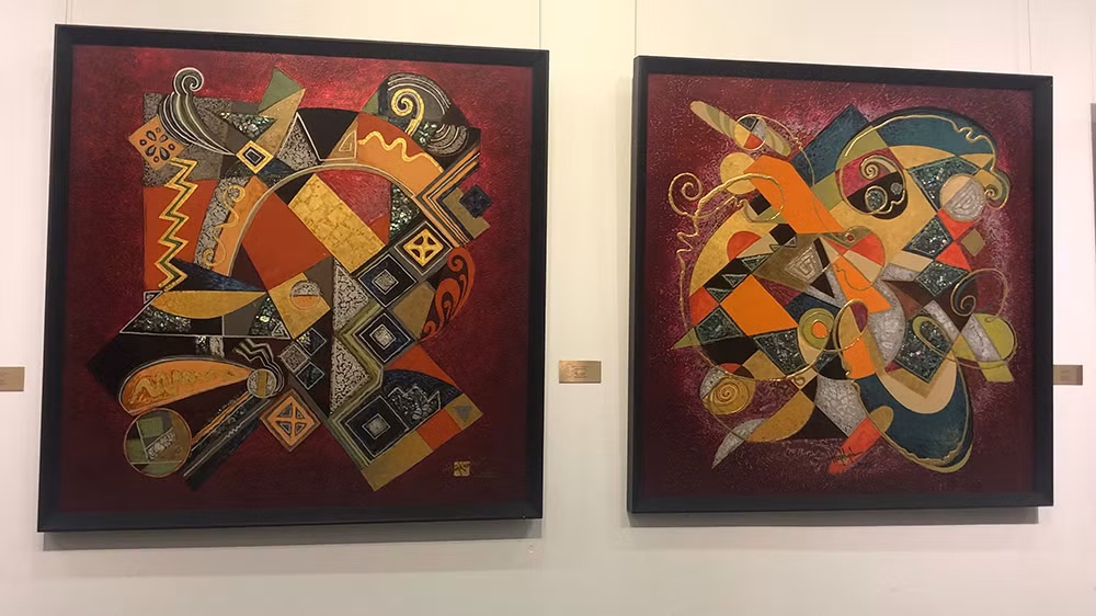 Một số tác phẩm trừu tượng của họa sĩ.