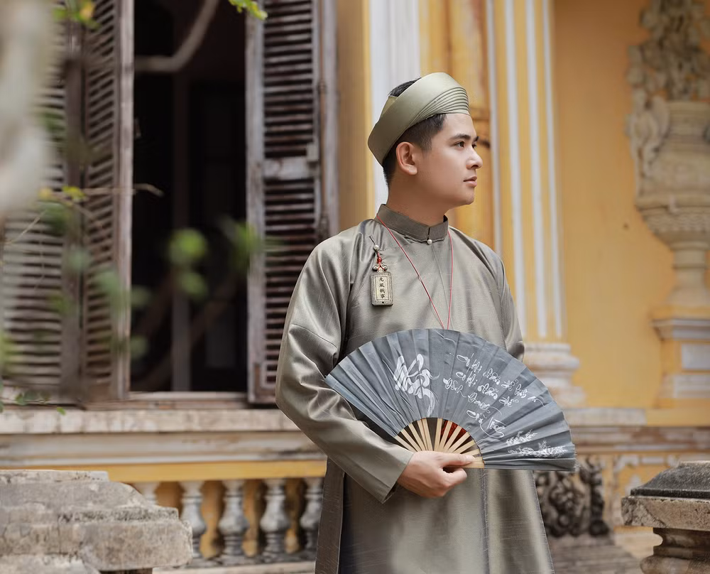 Nhà thiết kế trẻ Nguyễn Minh Long.