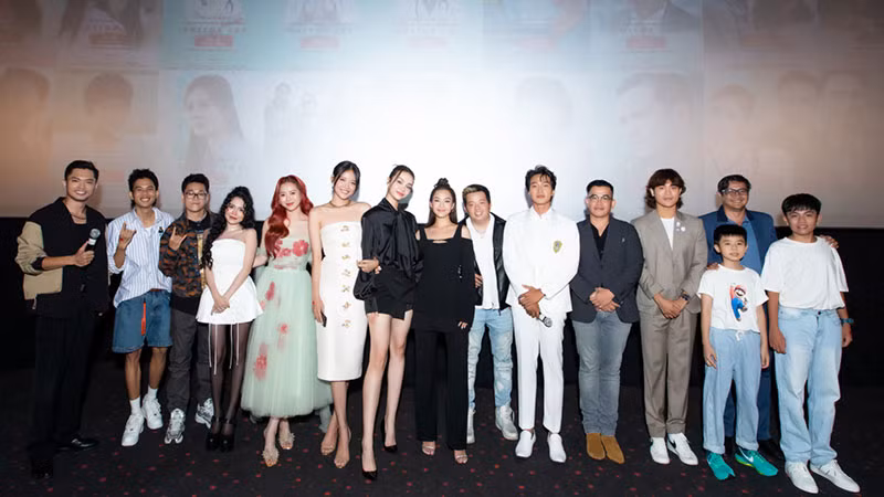Đoàn làm phim ra mắt khán giả. (Ảnh: BHD cung cấp)