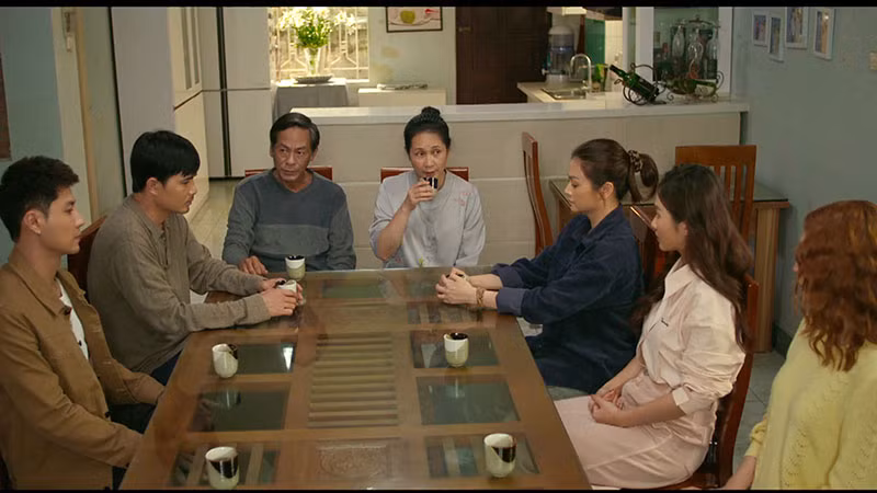 Những biến cố trong gia đình luôn được các thành viên cùng nhau giải quyết.