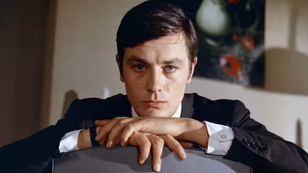Alain Delon trong bộ phim huyền thoại “Le Samourai”. (Ảnh: Getty Image)