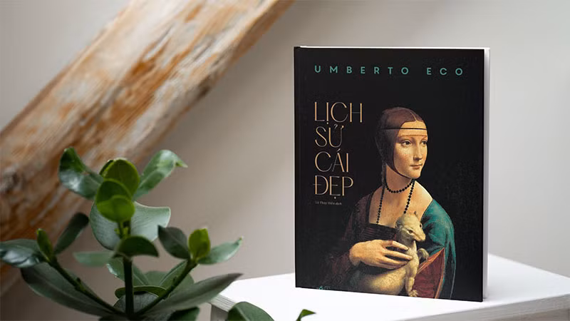 Cuốn “Lịch sử Cái Đẹp”. (Ảnh: Nhã Nam)