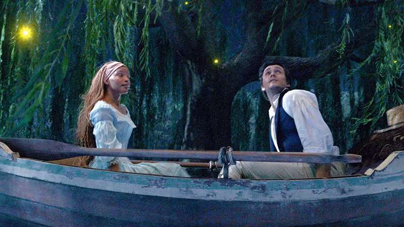 Một cảnh quay của nàng tiên cá Ariel và hoàng tử Eric trong phim. (Ảnh: Internet)