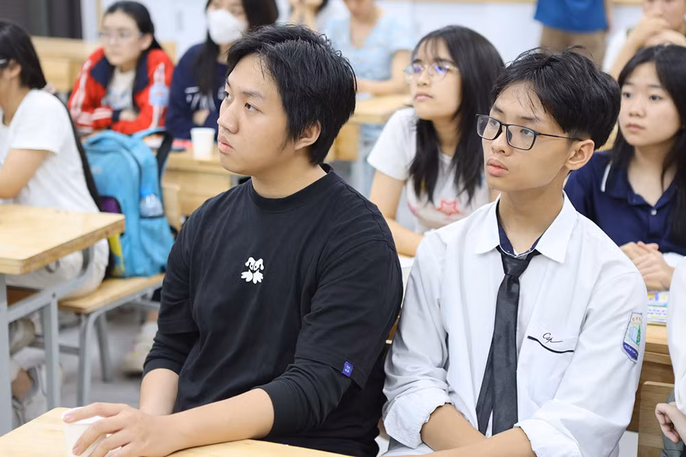 Chương trình thu hút sự quan tâm của đông đảo học sinh.