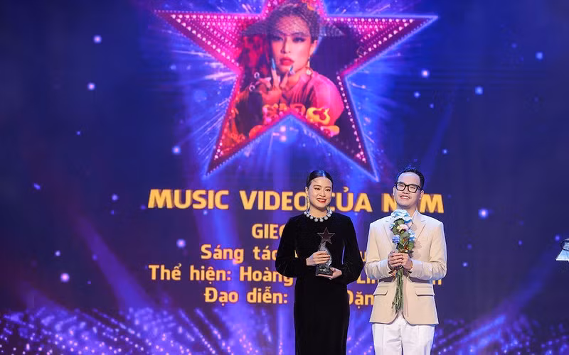 Các nghệ sĩ giành giải Cống hiến năm 2023. Ảnh: Ban tổ chức