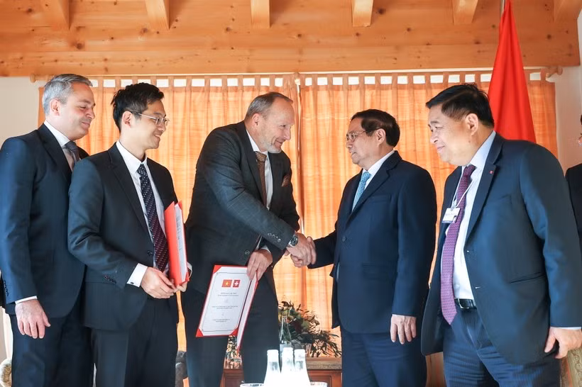 Thủ tướng Phạm Minh Chính tiếp ông Marcus Bard, Chủ tịch Tập đoàn staBOO. (Ảnh: Dương Giang/TTXVN)