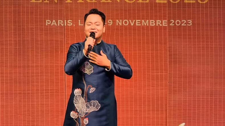 Lê Thanh Phong hát Ví, Giặm trong khuôn khổ sự kiện Ngày Việt Nam tại Pháp 2023.