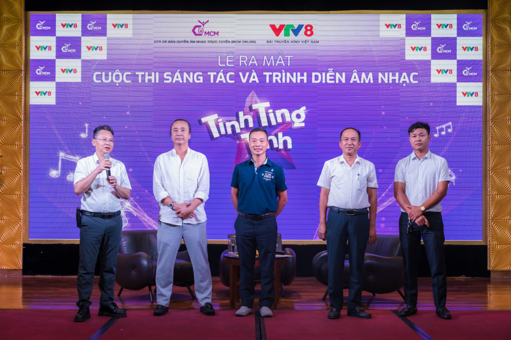 Các thành viên đại diện Ban tổ chức công bố chính thức bắt đầu cuộc thi. (Ảnh: Quyên Phạm)