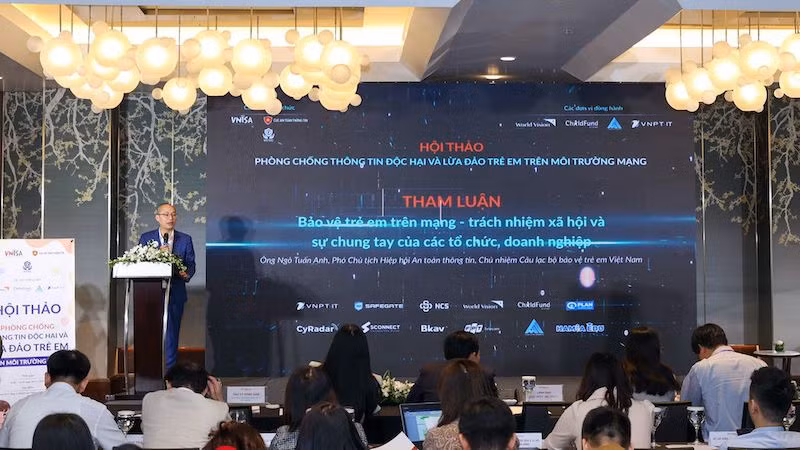 Nhiều tham luận, đề xuất đề cập đến trách nhiệm của các tổ chức, doanh nghiệp trong việc bảo vệ trẻ em trên mạng. (Ảnh: Câu lạc bộ Bảo vệ trẻ em Việt Nam trên không gian mạng)