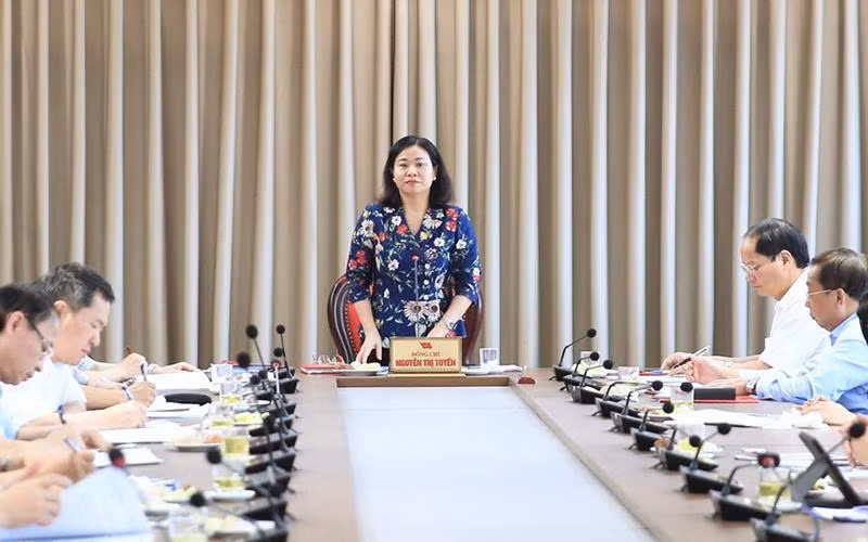 Phó Bí thư Thường trực Thành ủy Hà Nội Nguyễn Thị Tuyến phát biểu tại hội nghị.