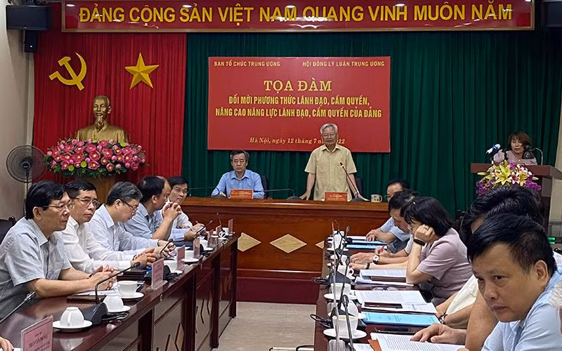 Quang cảnh buổi tọa đàm.