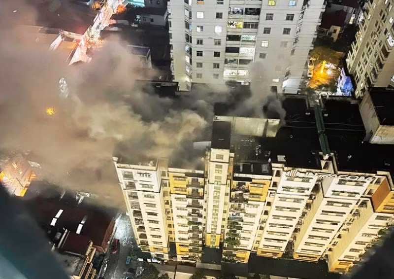 Cháy chung cư tại quận Nam Từ Liêm. 