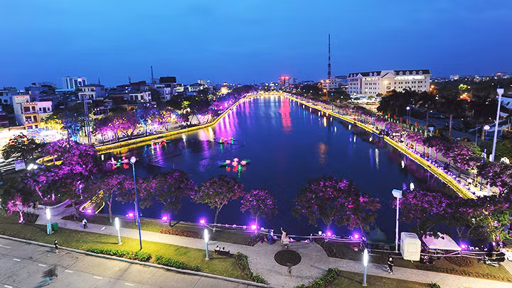 Toàn cảnh tuyến phố đi bộ, chợ đêm Bạch Đằng (TP Hải Dương).