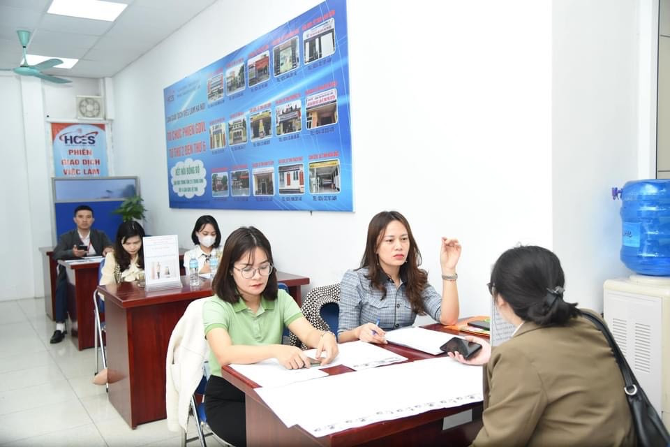 Cần thúc đẩy hoạt động tuyển dụng để người lao động có thêm cơ hội tìm việc làm.