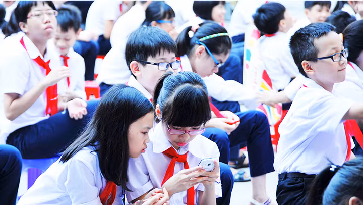 Không bắt buộc mua đồng phục mới