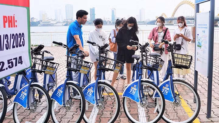 Dịch vụ thuê xe đạp công cộng đang được du khách ưa thích.