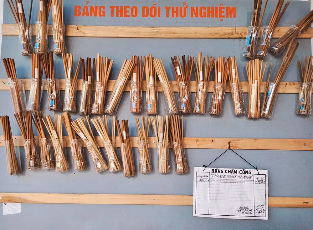 Bảng theo dõi thử nghiệm trong quá trình sản xuất và chống nấm mốc cho đũa.