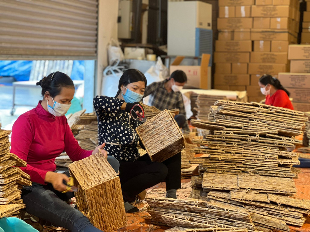 Làng nghề, ngành nghề nông thôn tạo việc làm cho người dân xã Nga Thanh, huyện Nga Sơn (Thanh Hóa).