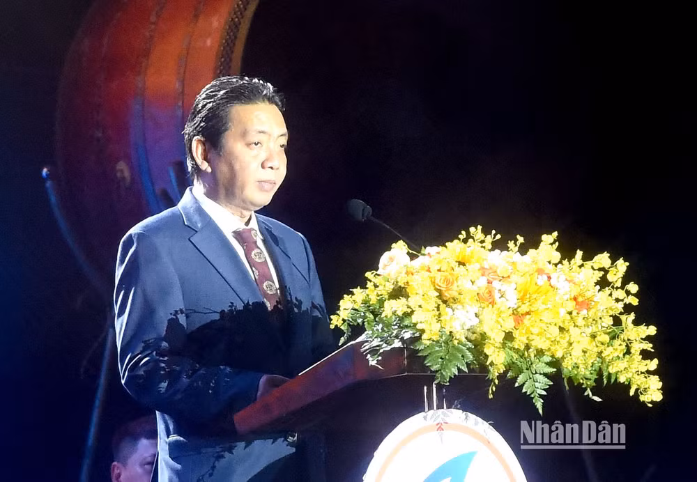 Thứ trưởng Văn hóa, Thể thao và Du lịch Hoàng Đạo Cương phát biểu tại Lễ bế mạc Năm Du lịch quốc gia 2023.