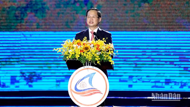 Chủ tịch Ủy ban nhân dân tỉnh Bình Thuận Đoàn Anh Dũng phát biểu tại Lễ bế mạc Năm Du lịch quốc gia 2023.