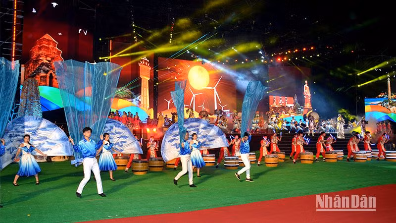 Một tiết mục văn nghệ trình diễn trong Lễ bế mạc.