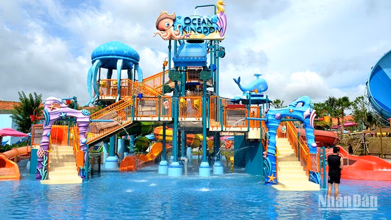 Khu vực trò chơi “Vượt qua Thác Đại dương” trong Công viên nước